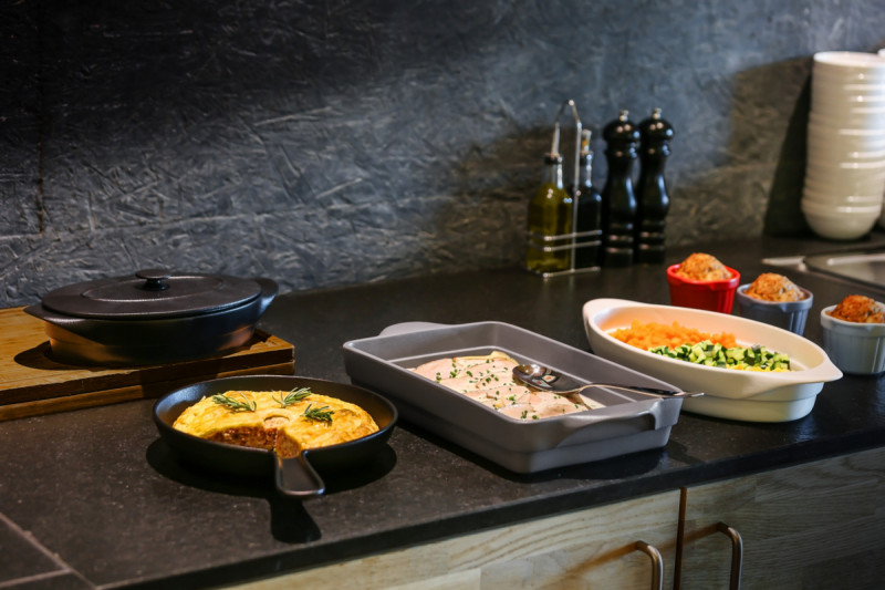 Terrine rectangulaire rouge porcelaine vitrifiée 32x22 cm Chefs Fusion Rak